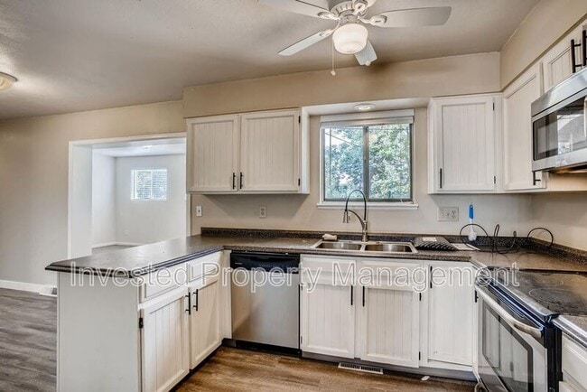 Building Photo - 172 S Cody St