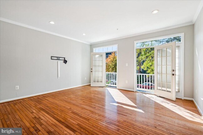 Foto del edificio - 2442 Rippling Brook Rd