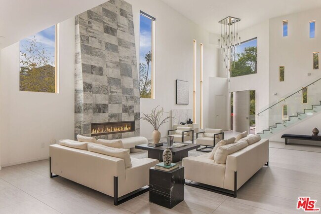 Foto del edificio - 12443 Sunset Blvd