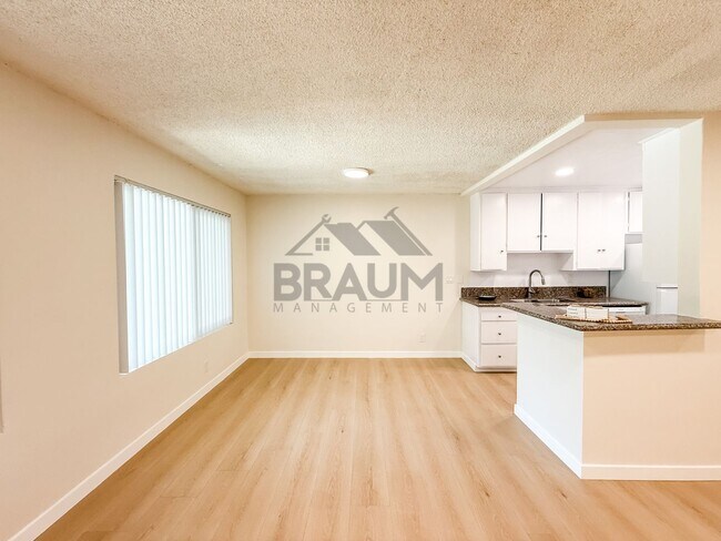 Foto del edificio - 6041 Whitsett Ave