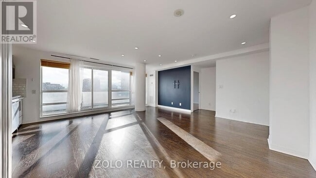 Building Photo - 2035 Sheppard Ave E