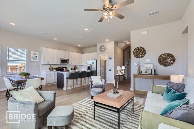 Building Photo - 624 Warm Saffina Ln