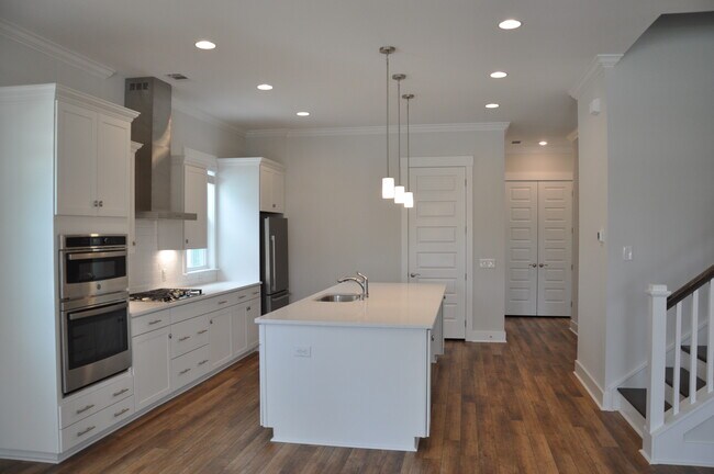 Building Photo - 3533 Habenaria Rd