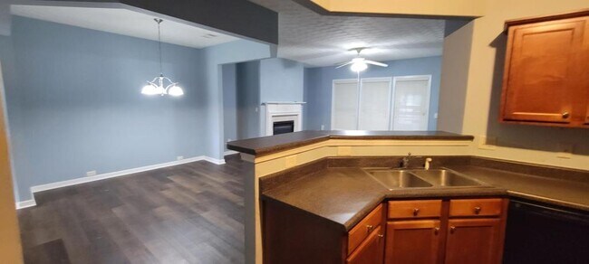 Building Photo - 4299 Annlette Dr NW