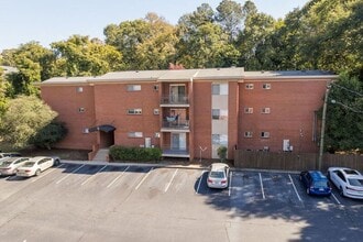 Building Photo - 250 Little St