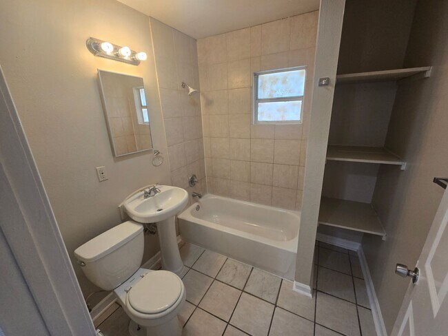 Foto del edificio - 1313 Flood St