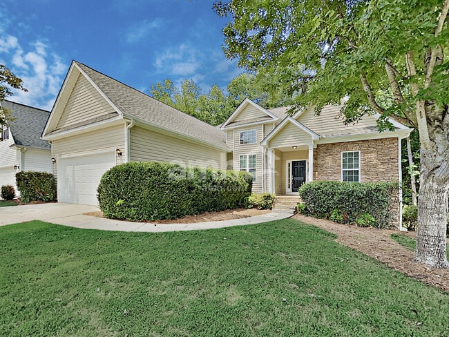 Building Photo - 77 Bedford Park Dr