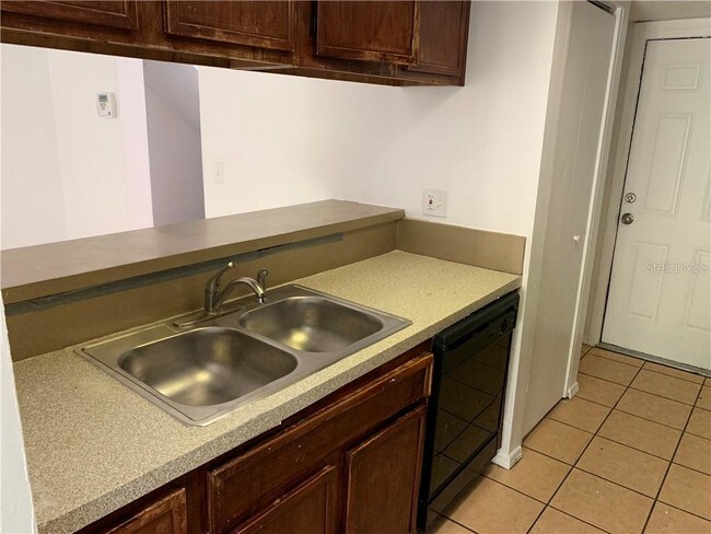Foto del edificio - 5022 Terrace Village Ln