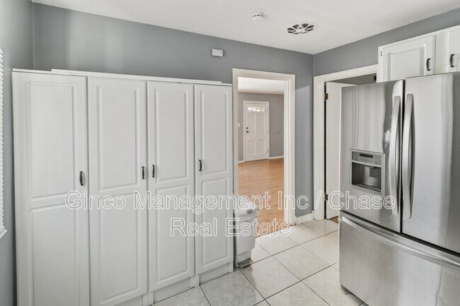 Foto del edificio - 17561 Hillside Ave