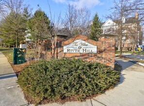 Building Photo - 5801 Clipper Ln