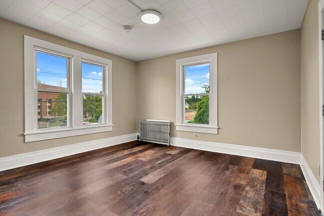 Front Bedroom - 334 1st St