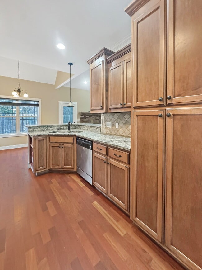 Foto del edificio - Gorgeous Home Available Immediately in City of Gainesville!
