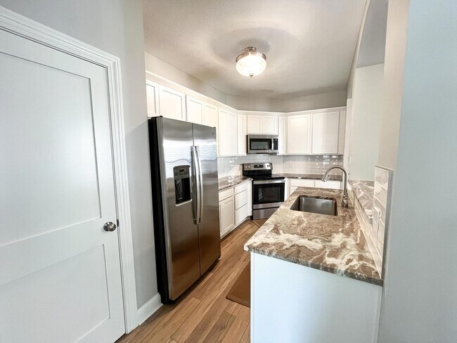 Building Photo - 6014 Trumhall Ave