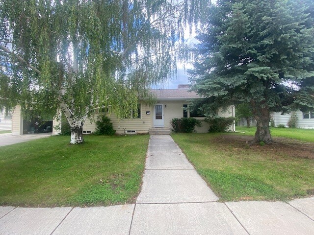 Primary Photo - 669 Parks St