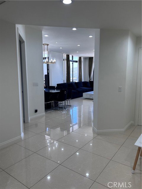 Foto del edificio - 343 Pioneer Dr