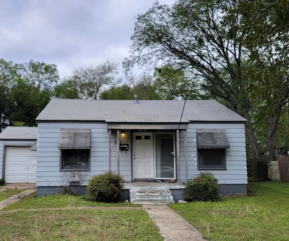 Primary Photo - 7112 Garza Ave