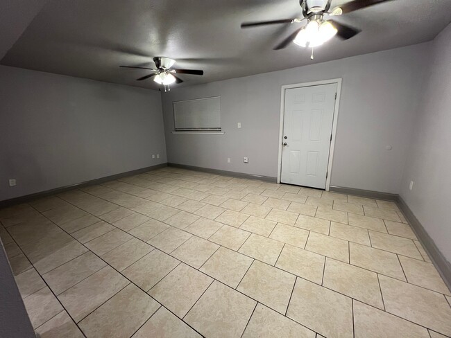 Building Photo - 13736 Goodwood Blvd
