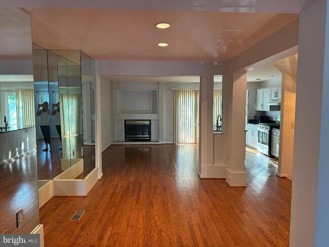 Foto del edificio - 12097 Edgemere Cir