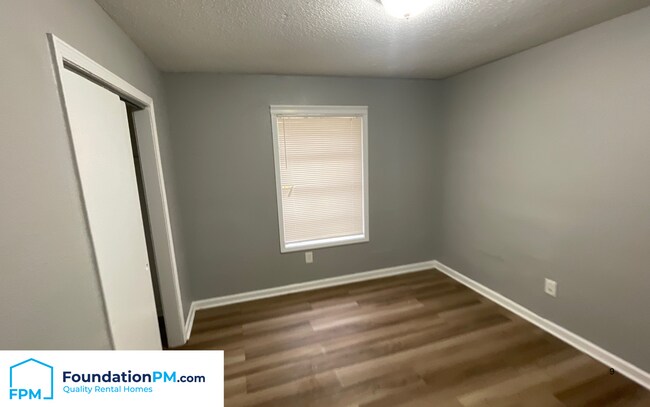 Building Photo - 3384 Dobbin Ferry Ave