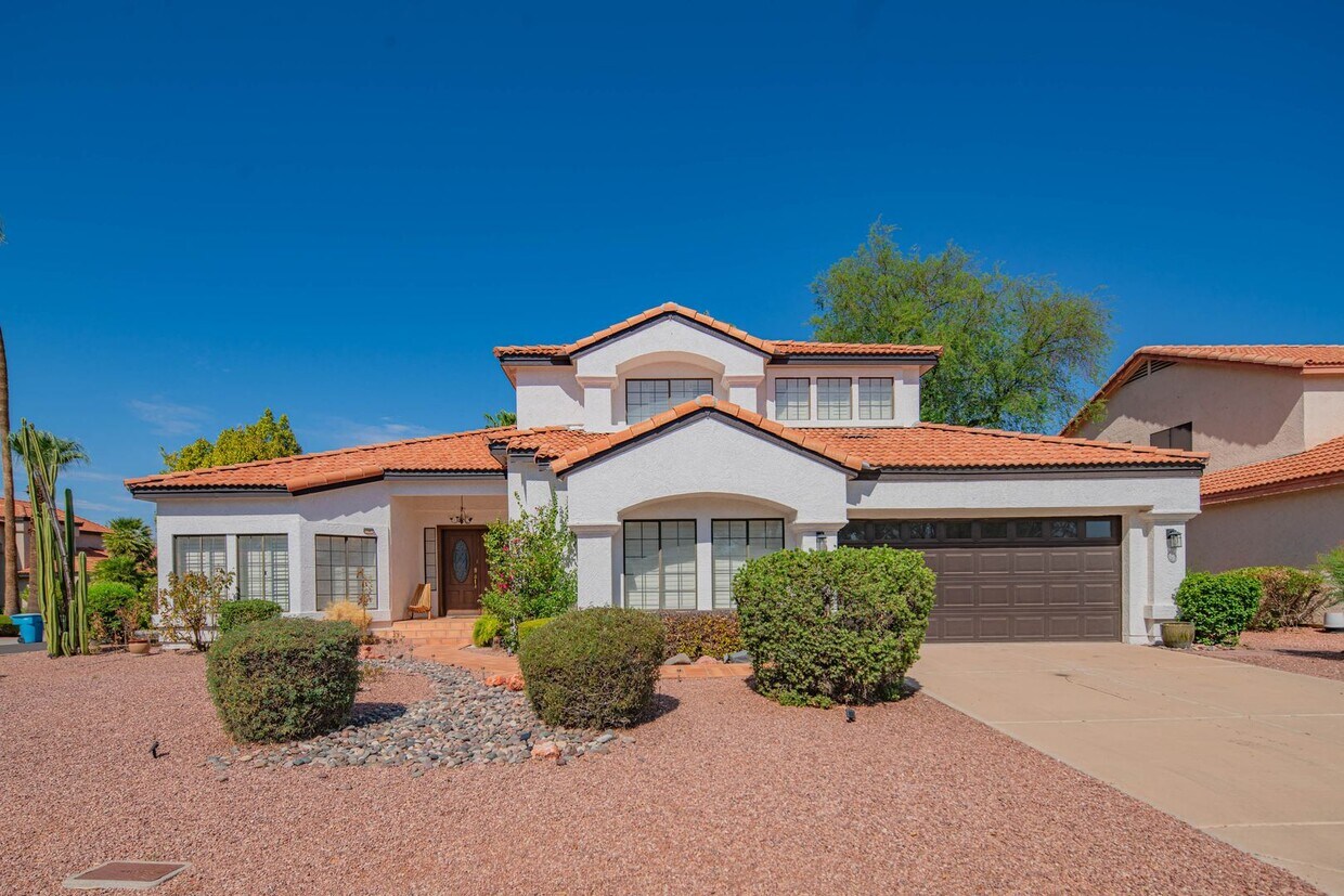 Primary Photo - Welcome to this fully furnished short term...