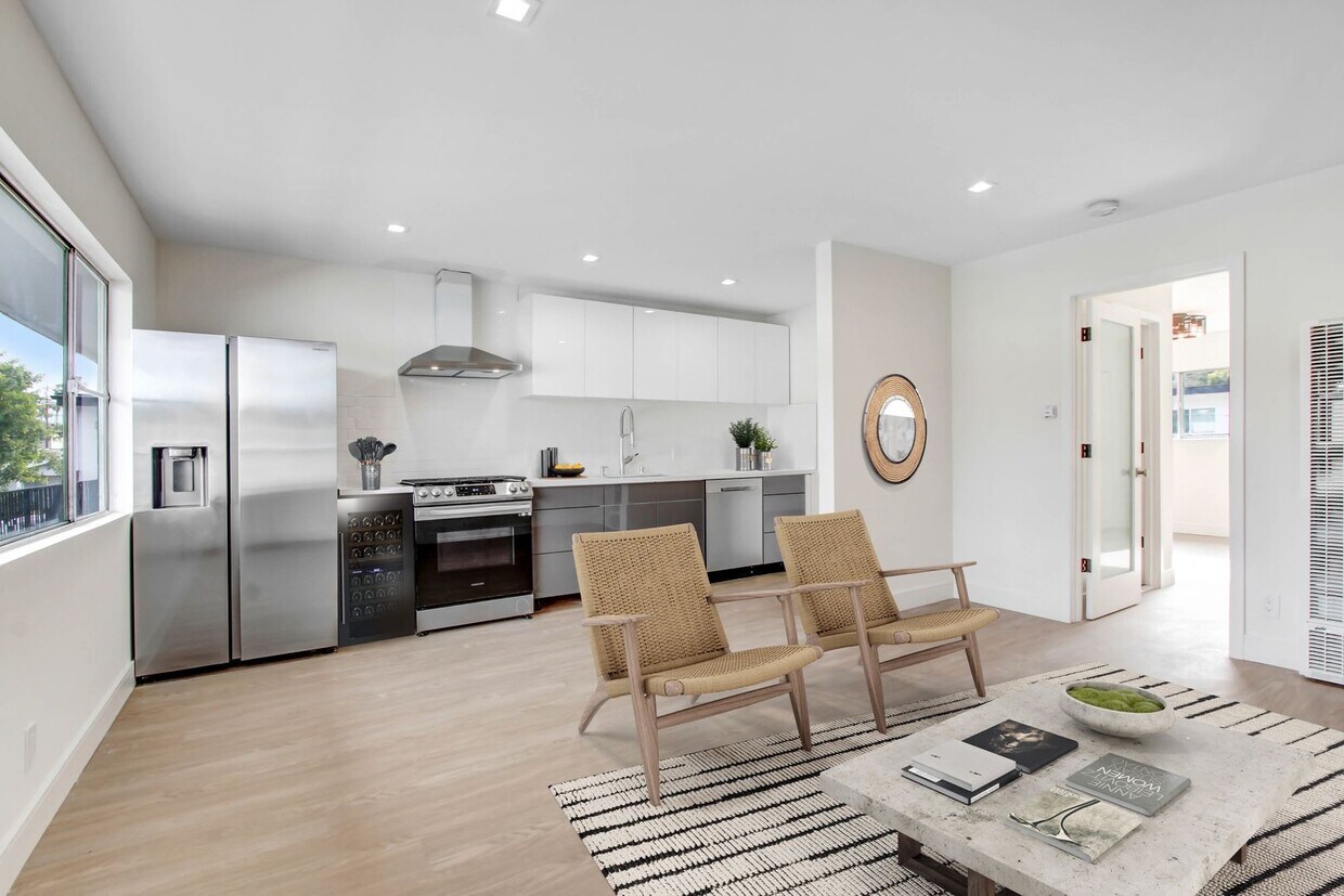 Foto principal - 1443 N Ave 47