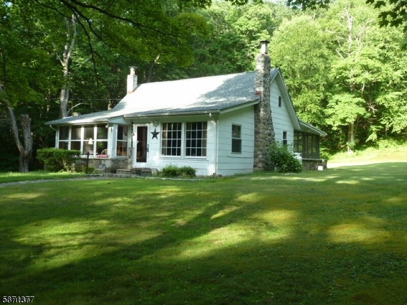 Primary Photo - 860 Burnt Meadow Rd