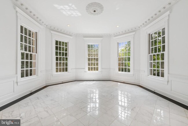 Foto del edificio - 1015 Basil Rd