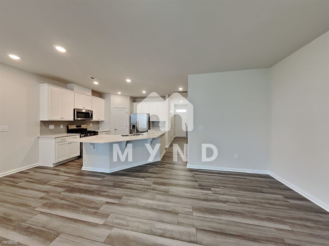 Primary Photo - 3 br, 2.5 bath Townhome - 233 Red Tail Way