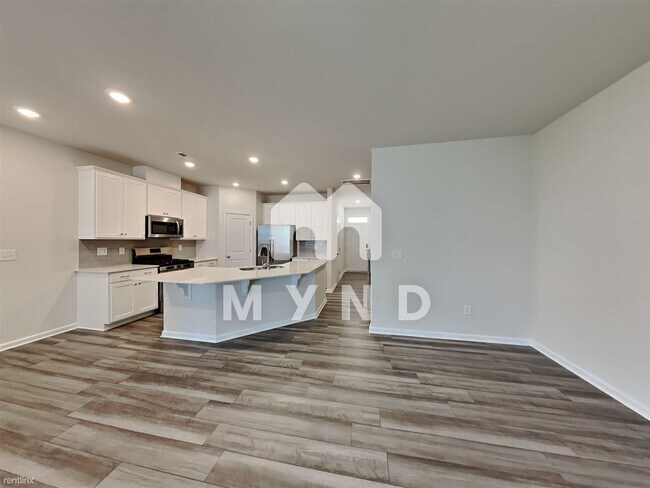 Building Photo - 3 br, 2.5 bath Townhome - 204 Red Tail Way
