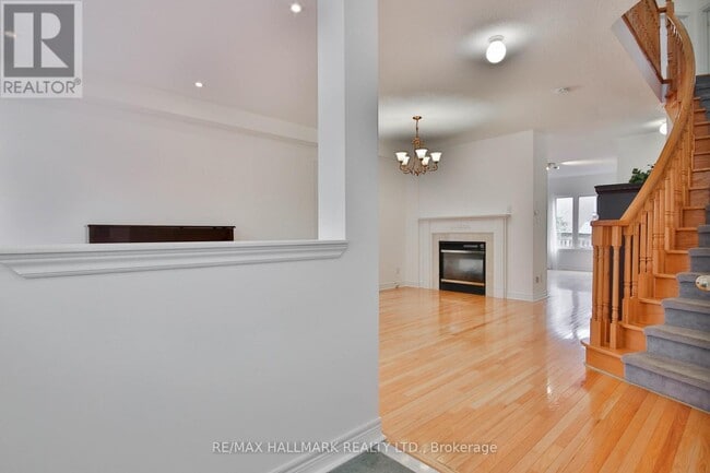 Building Photo - 15 Briarglen Rd
