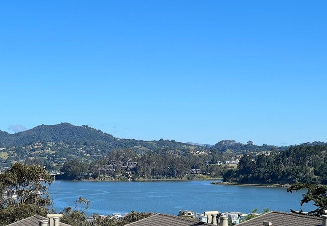 Views - 256 Eden Roc