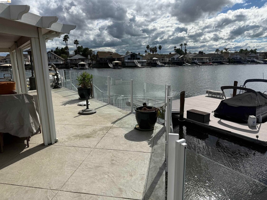 Building Photo - 2226 Cove Ct