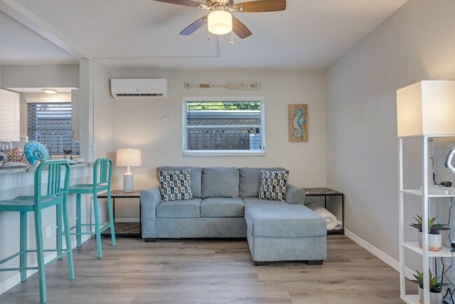 Living - 11430 3rd St E