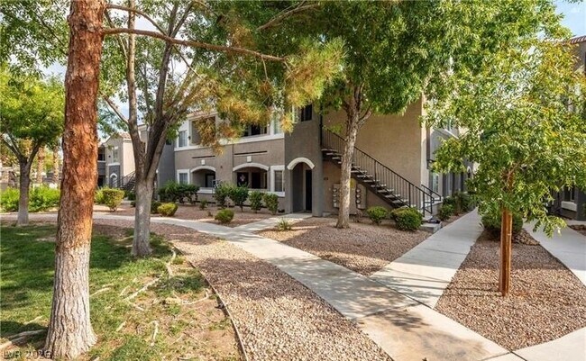 Foto del edificio - 10245 S Maryland Pkwy