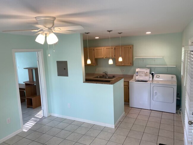 Building Photo - 14018 E Parsley Dr
