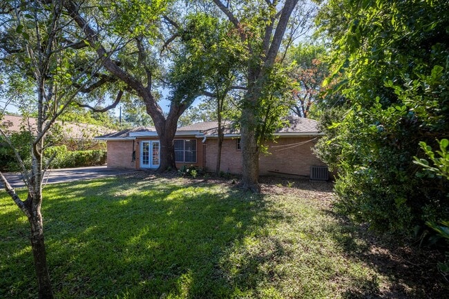 Foto del edificio - 10310 Willowgrove Dr