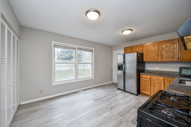 Foto del edificio - 94 W Elm Ave