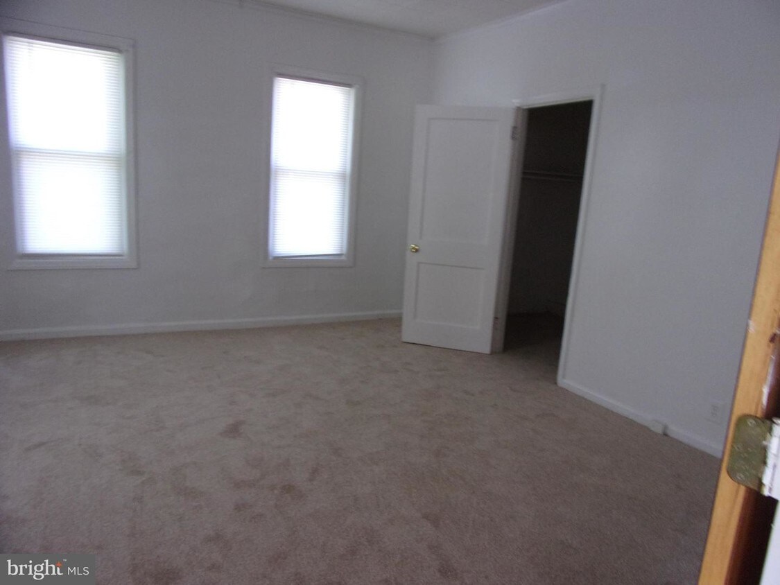 126 W Cedar Ave, Oaklyn, NJ 08107 House for Rent in Oaklyn, NJ