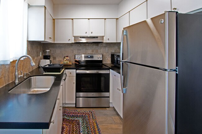 Building Photo - 4600 N 68th St