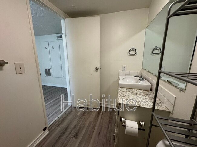 Foto del edificio - 1110 N 8th St