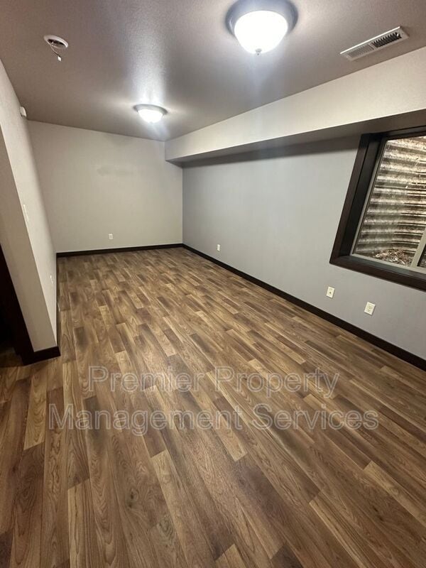 Foto del edificio - 2124 Rehberg Ln