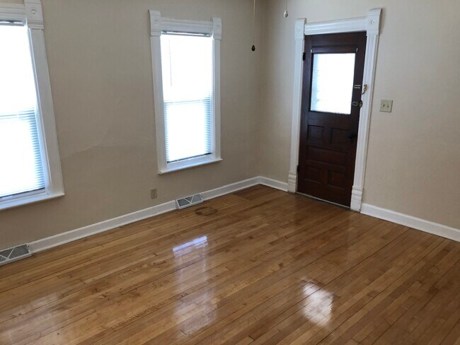 Foto del edificio - 24 W 12th Ave