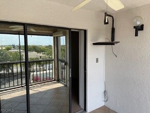 Building Photo - 2121 Collier Ave