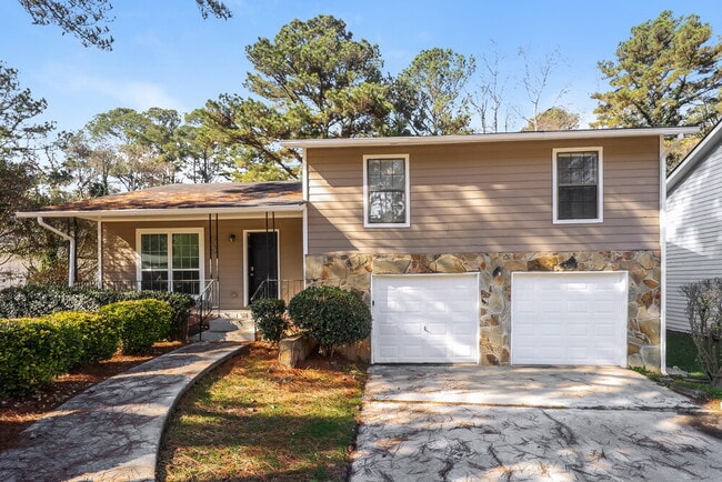 Building Photo - 2465 Fairway Cir SW