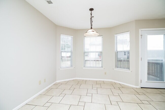 Foto del edificio - 300 Stafford Ct