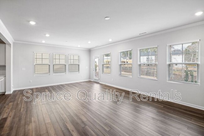 Building Photo - 1015 Red Wing Dr