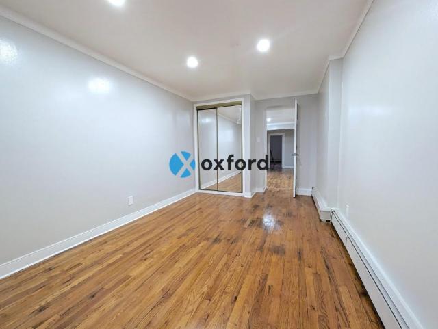 Foto del edificio - 2 bedroom in Brooklyn NY 11249