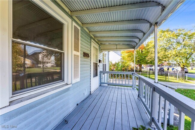 Foto del edificio - 16606 Lipton Ave