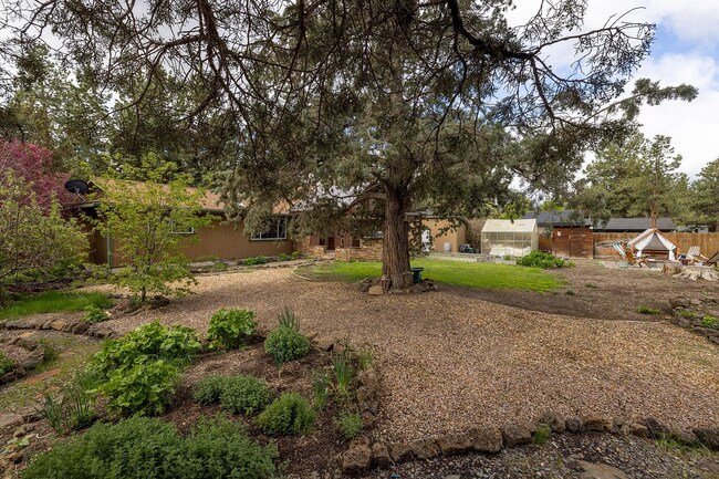 Foto del edificio - 20952 Desert Woods Dr