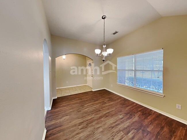 Foto del edificio - 16911 Great Oaks Glen Dr